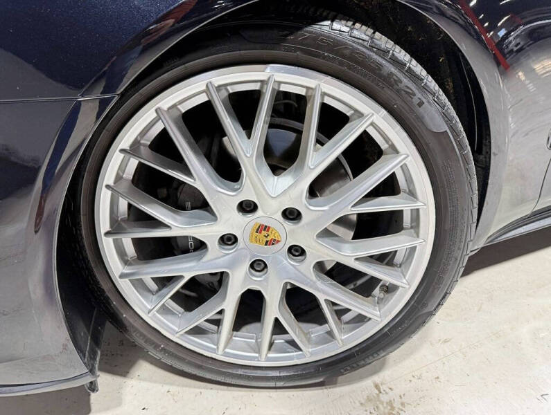 2018 Porsche Panamera 4