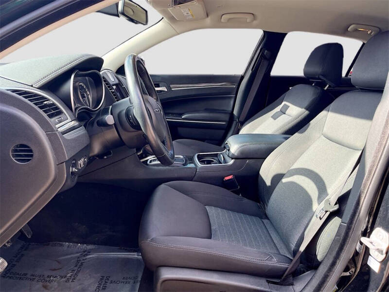 2022 Chrysler 300 Touring