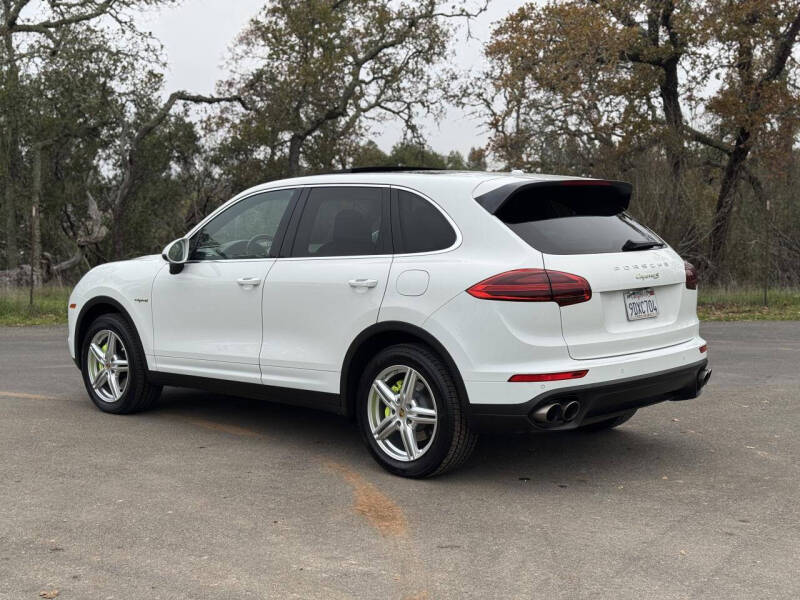 2016 Porsche Cayenne S E-Hybrid