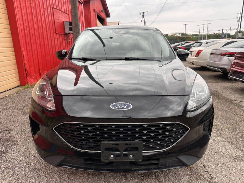 Used 2022 Ford Escape SE with VIN 1FMCU0G60NUB18170 for sale in Garland, TX