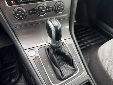 2016 Volkswagen e-Golf SE