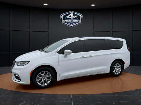 2022 Chrysler Pacifica Touring L