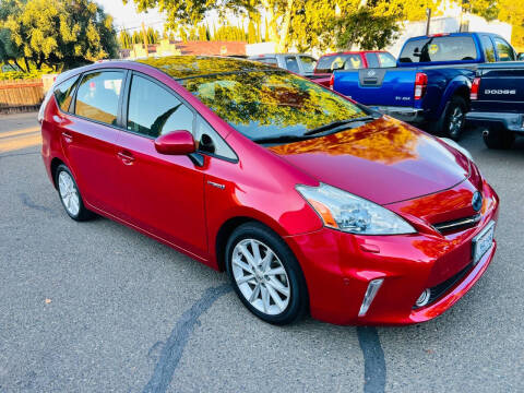 2013 Toyota Prius v Five