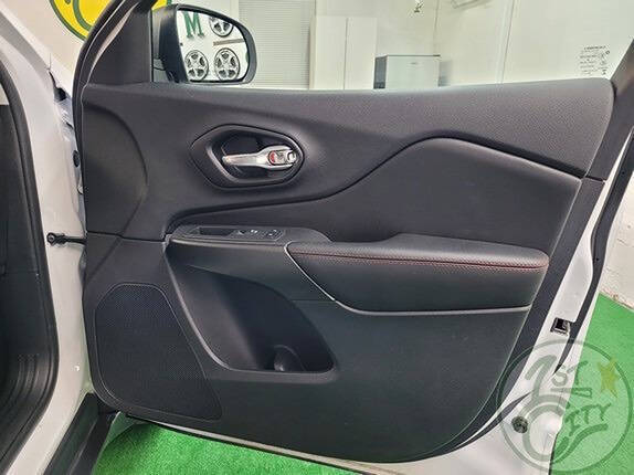 2021 Jeep Cherokee Trailhawk