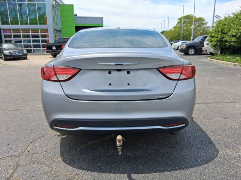 2016 Chrysler 200 Limited