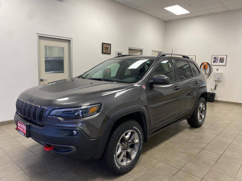 2019 Jeep Cherokee for sale at DAN PORTER MOTORS in Dickinson ND