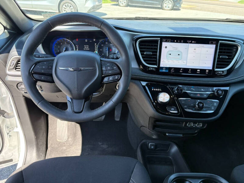 2023 Chrysler Pacifica Touring