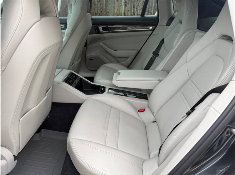 2017 Porsche Panamera 4S