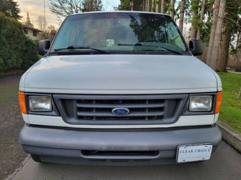 2006 Ford E-Series for sale at CLEAR CHOICE AUTOMOTIVE in Milwaukie OR