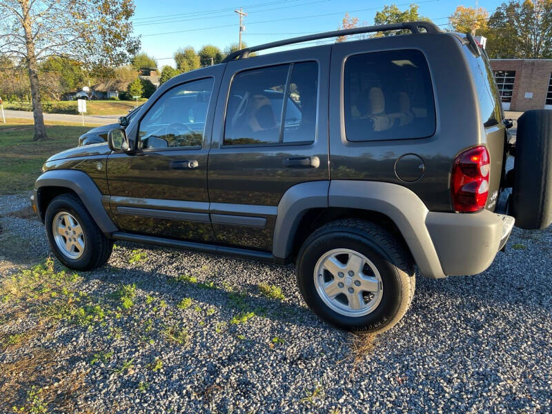 2005 Jeep Liberty for sale at Bush Motors of Lenoir in Lenoir NC