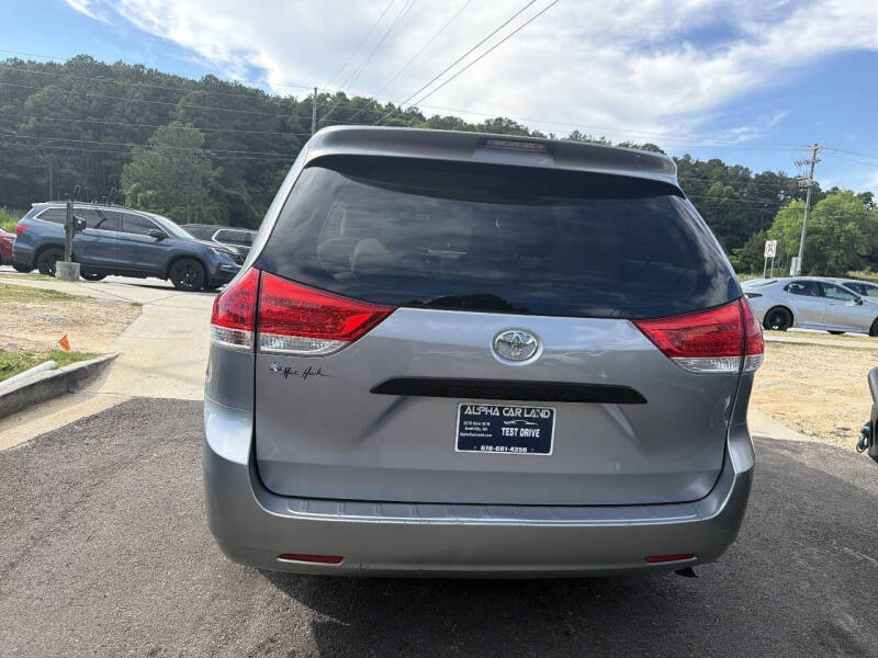 2012 Toyota Sienna Base 7-Passenger