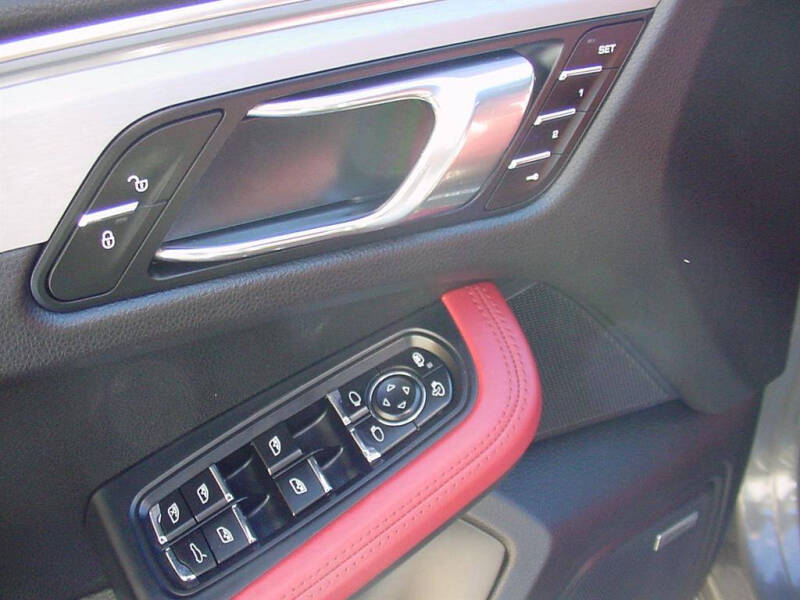 2016 Porsche Macan Turbo