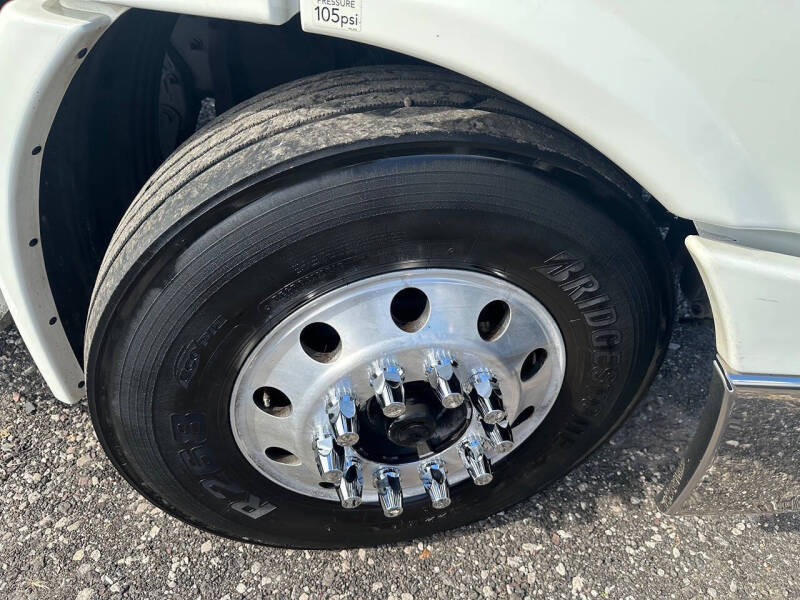 2017 Freightliner Cascadia