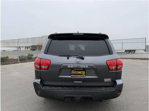 2014 Toyota Sequoia SR5