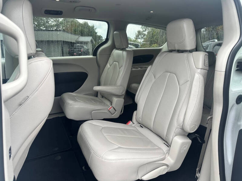 2017 Chrysler Pacifica Touring-L