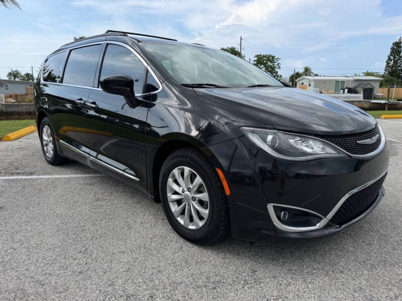 2017 Chrysler Pacifica Touring Plus