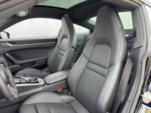 2025 Porsche 911 Carrera