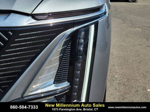 2024 Cadillac LYRIQ Luxury 1