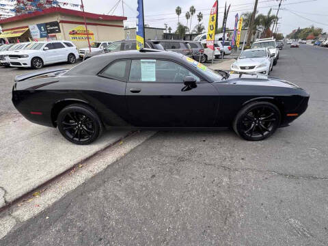 2018 Dodge Challenger SXT Plus