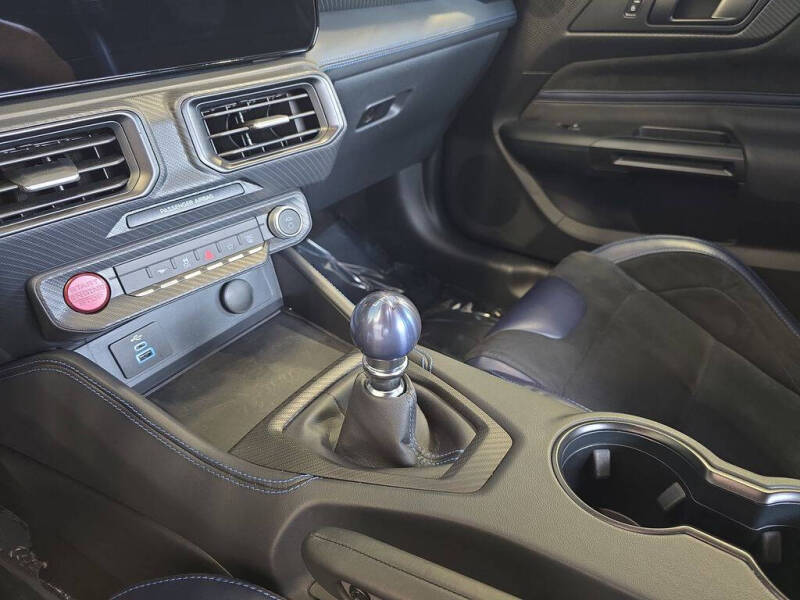 2025 Ford Mustang Dark Horse
