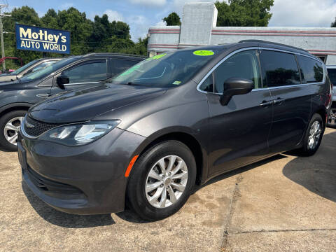 2017 Chrysler Pacifica for sale at Motley's Auto World in Danville VA