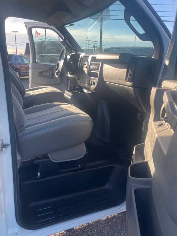 2017 Chevrolet Express 2500