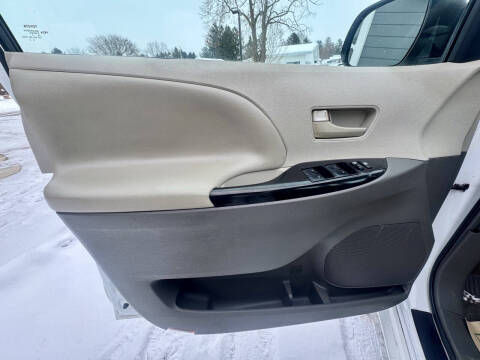 2013 Toyota Sienna L 7-Passenger