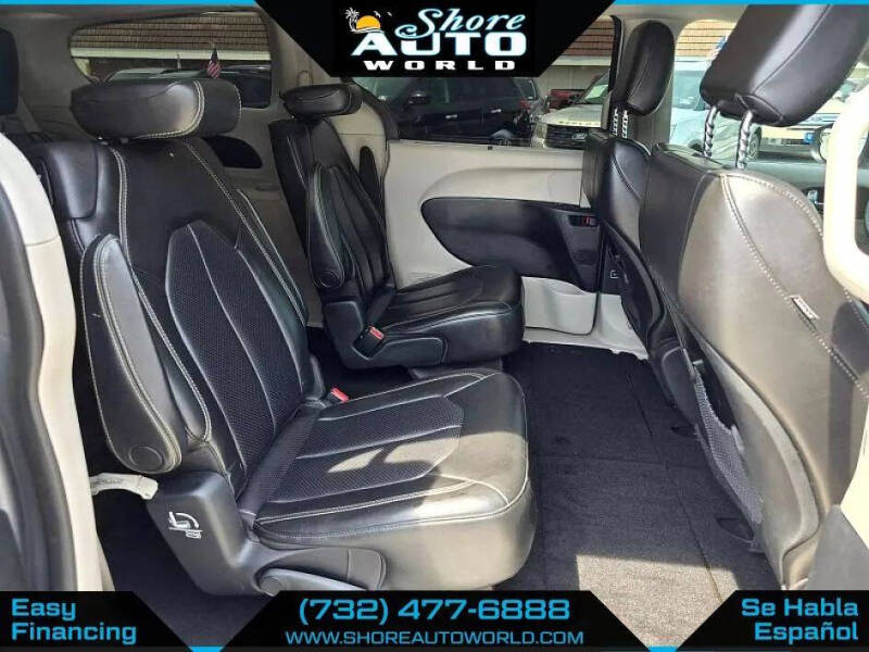 2020 Chrysler Voyager LXi