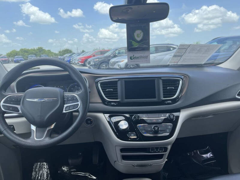2021 Chrysler Voyager LXi