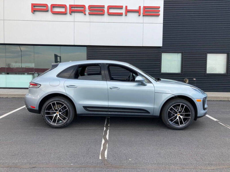 2025 Porsche Macan