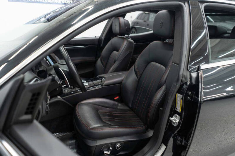 2022 Maserati Ghibli Modena Q4