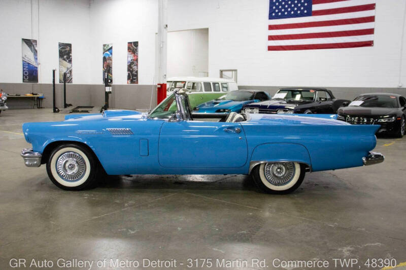 1957 Ford Thunderbird