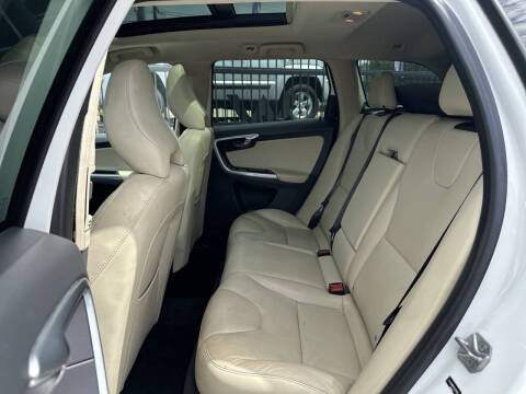 2016 Volvo XC60 T5 Drive-E Platinum
