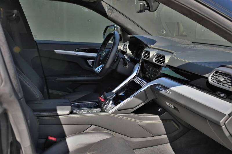 2020 Lamborghini Urus