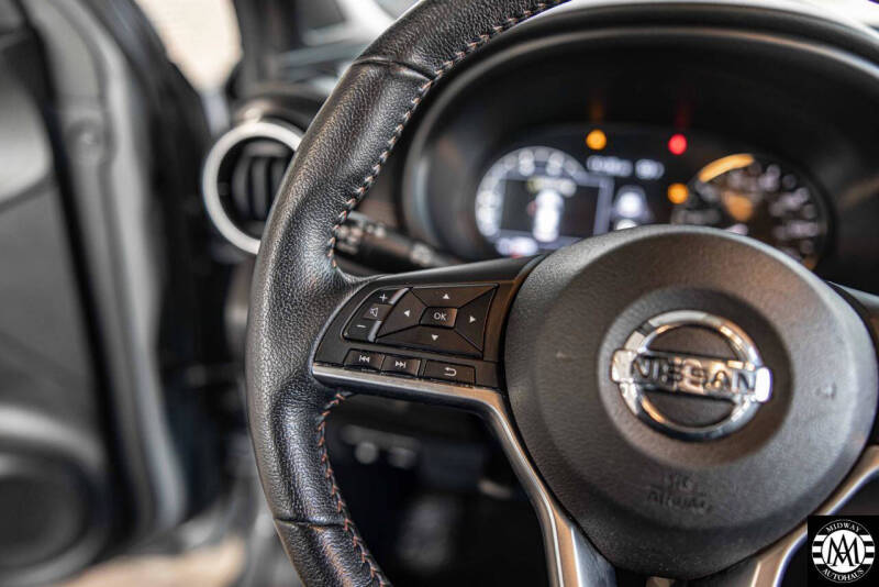 2021 Nissan Kicks SR