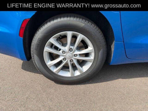 2027 Chrysler Pacifica Select