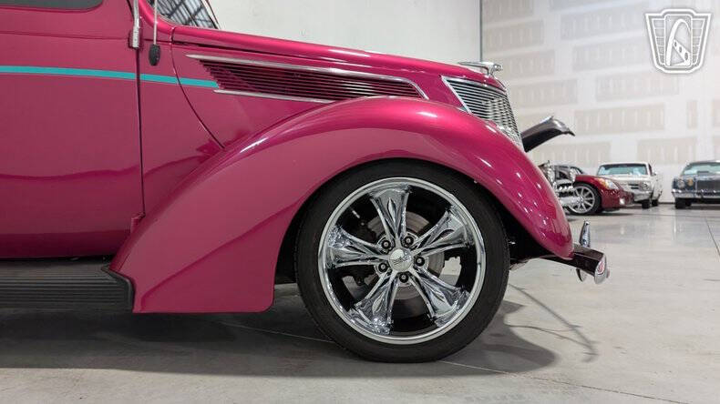 1937 Ford Tudor