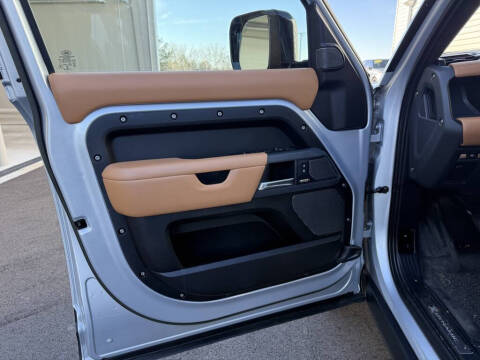 2023 Land Rover Defender 110 X-Dynamic SE