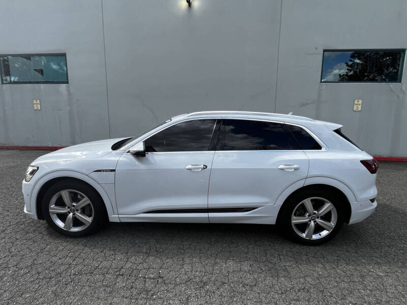 2019 Audi e-tron quattro Premium Plus