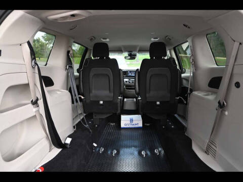 2024 Chrysler Voyager LX