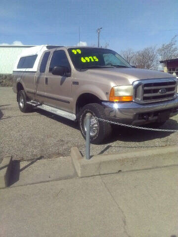 1999 Ford F-250 Super Duty for sale at Car Mart in Spokane WA
