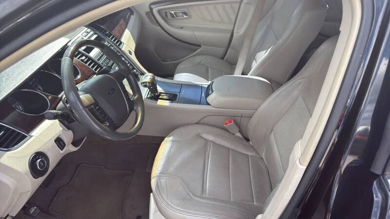 2010 Ford Taurus Limited