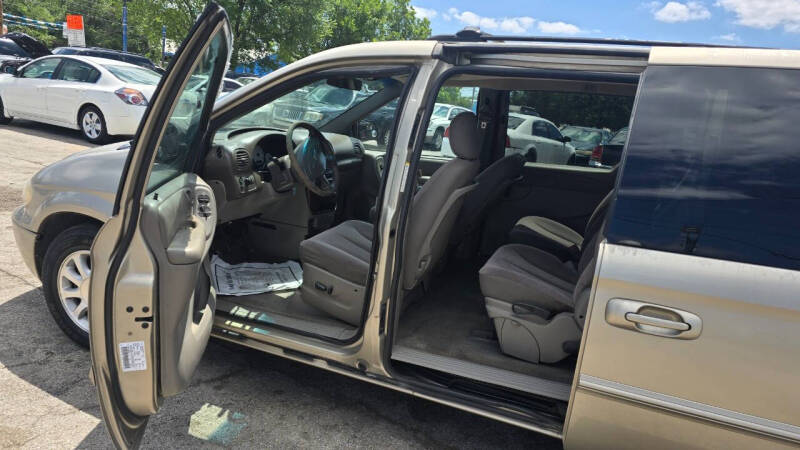 2002 Chrysler Town and Country EX