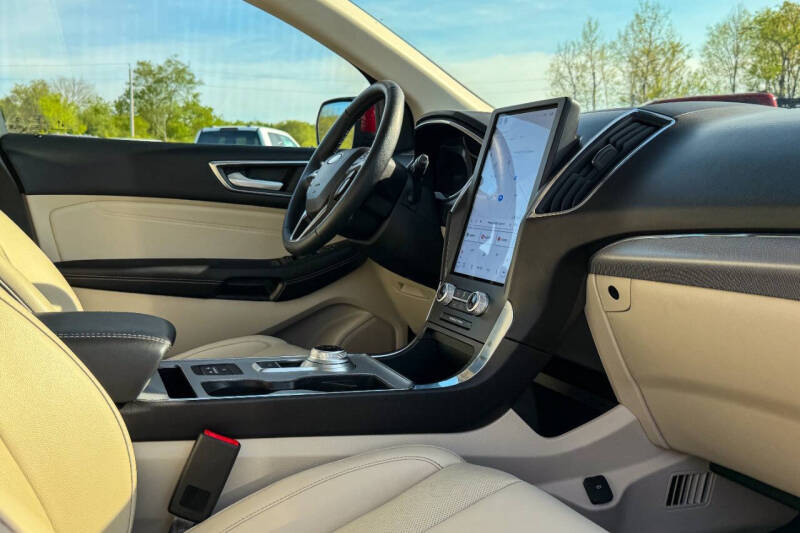 2021 Ford Edge Titanium