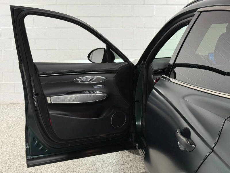 2024 Genesis GV70 2.5T Standard