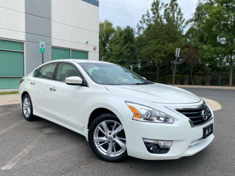 2013 Nissan Altima for sale at Super Bee Auto in Chantilly VA