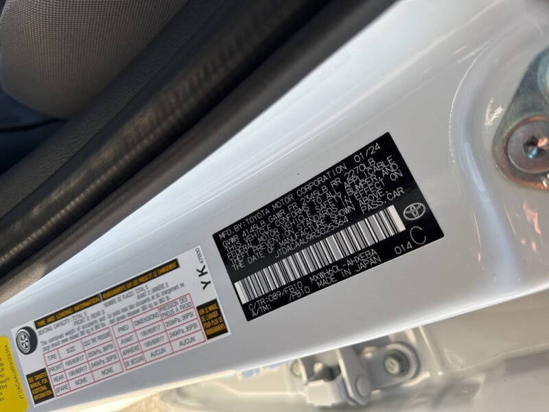 2024 Toyota Prius LE