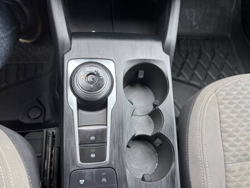 2020 Ford Escape SE