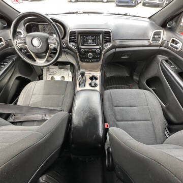 2017 Jeep Grand Cherokee Laredo
