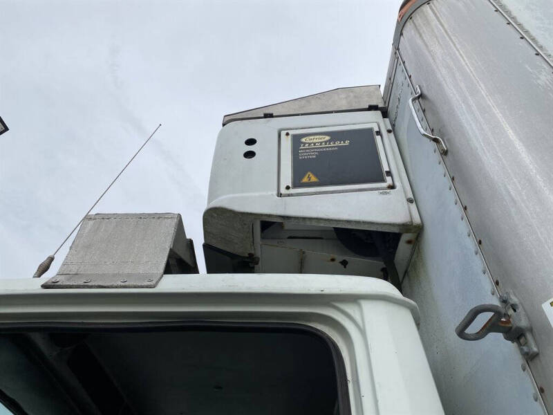 1998 Freightliner FL70